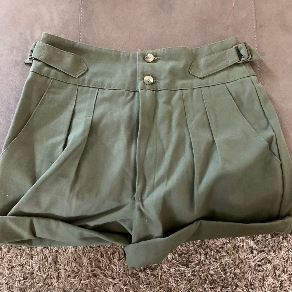 Green high waisted shorts